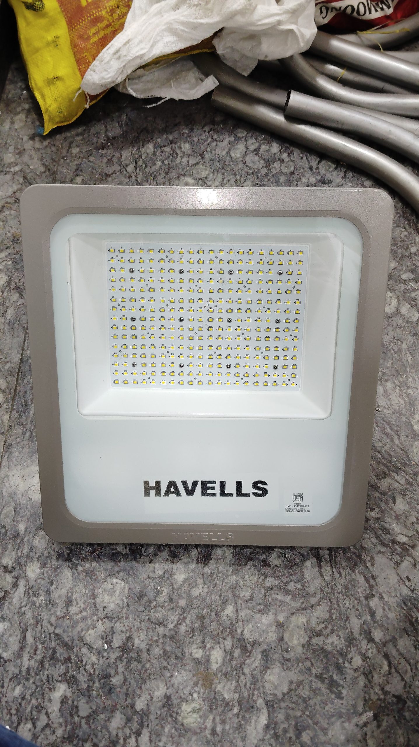 Havells 250W Flood lgiht Jeta Adorn ( HPFLP250 W ) - Image 3