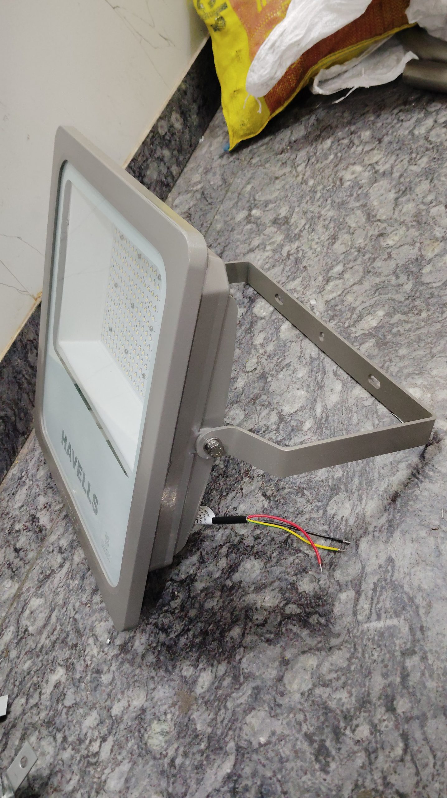 Havells 250W Flood lgiht Jeta Adorn ( HPFLP250 W ) - Image 4